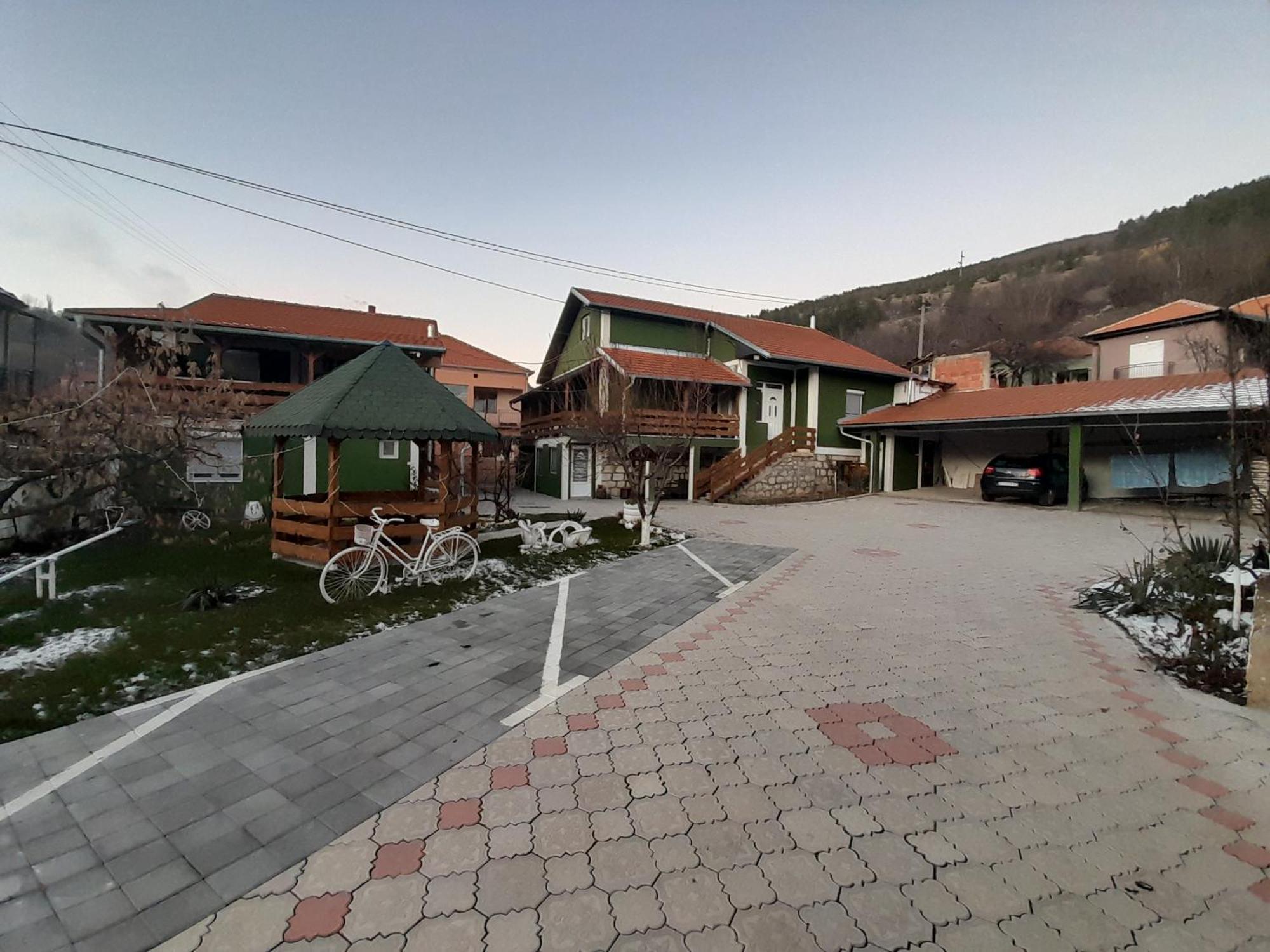 Guest House Vila Banjica Pirot Eksteriør billede